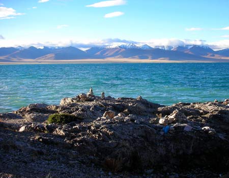 Další z nádherných panoramat, jež nabízí jezero Namtso